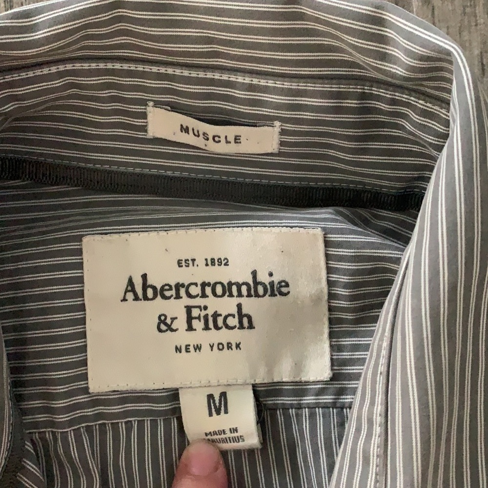 Abercrombie and Fitch long sleeve stripe button front shirt - Picture 4 of 6